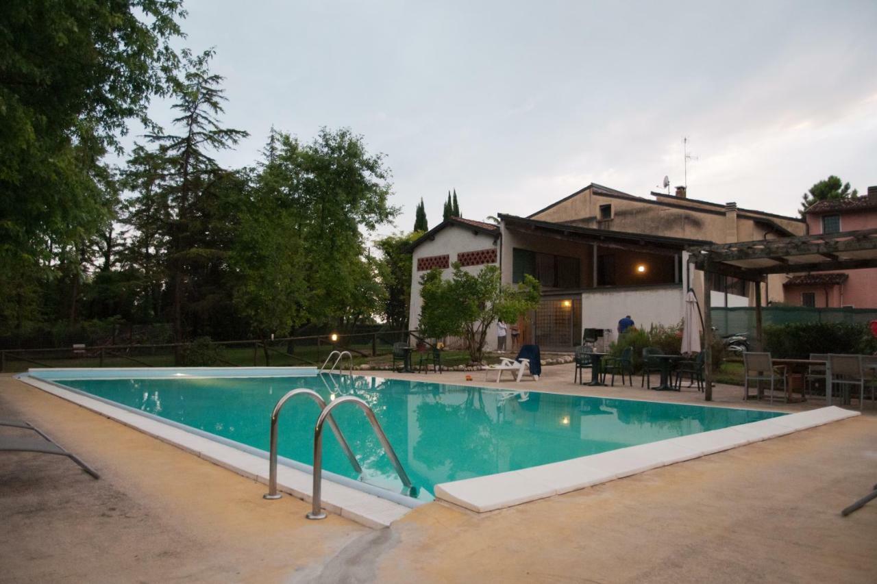 مبيت وإفطار مونزامبانو Casale Del Sole Garda المظهر الخارجي الصورة