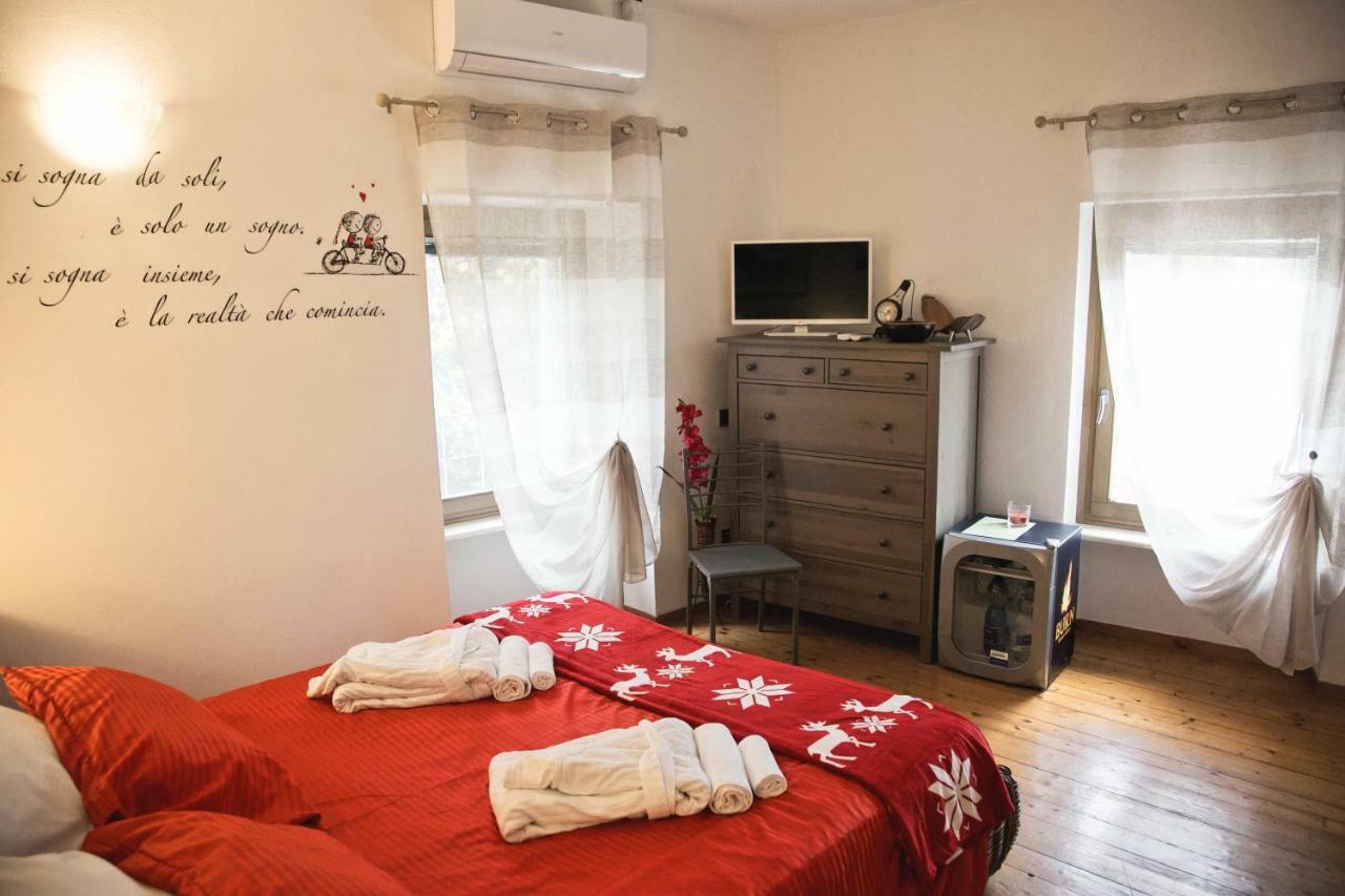 مبيت وإفطار مونزامبانو Casale Del Sole Garda المظهر الخارجي الصورة